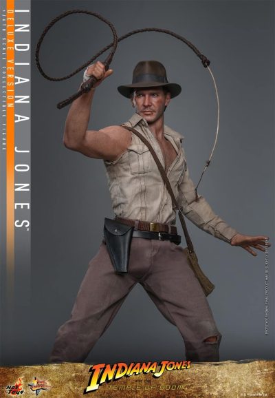 figura indiana jones deluxe hot toys con latigo