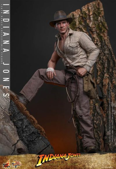 indiana jones templo maldito hot toys apoyado