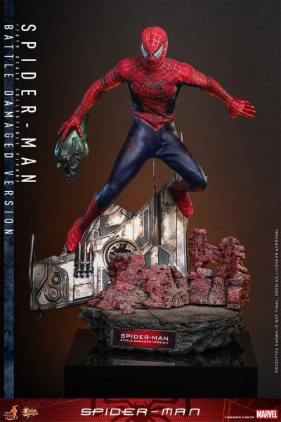 spiderman battle damage hot toys