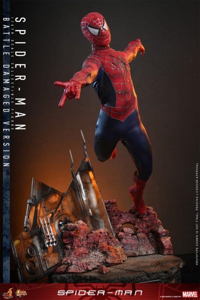 spiderman battle damage hot toys saltando