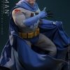 Batman: The Dark Knight Returns Comic Masterpiece Action Figure 1/6 Batman (Battle Damaged Version) 32 cm