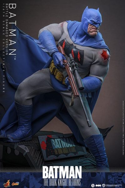 Batman: The Dark Knight Returns Comic Masterpiece Action Figure 1/6 Batman (Battle Damaged Version) 32 cm