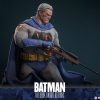 Batman: The Dark Knight Returns Comic Masterpiece Action Figure 1/6 Batman (Battle Damaged Version) 32 cm