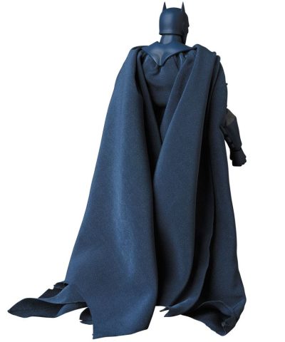 DC Comics MAFEX Action Figure Batman Hush Ver. (Reproduction) 16 cm