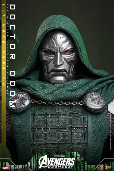 figura doctor doom ultimate hot toys avengers doomsday