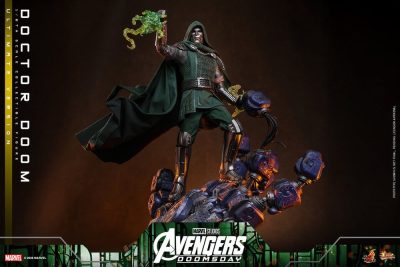 figura doctor doom ultimate hot toys avengers doomsday