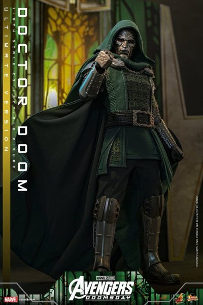 figura doctor doom ultimate hot toys avengers doomsday