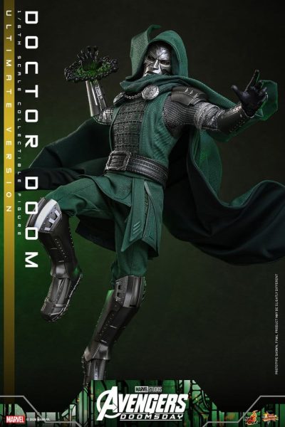 figura doctor doom saltando ultimate hot toys avengers doomsday