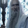 figura saruman inart primer plano